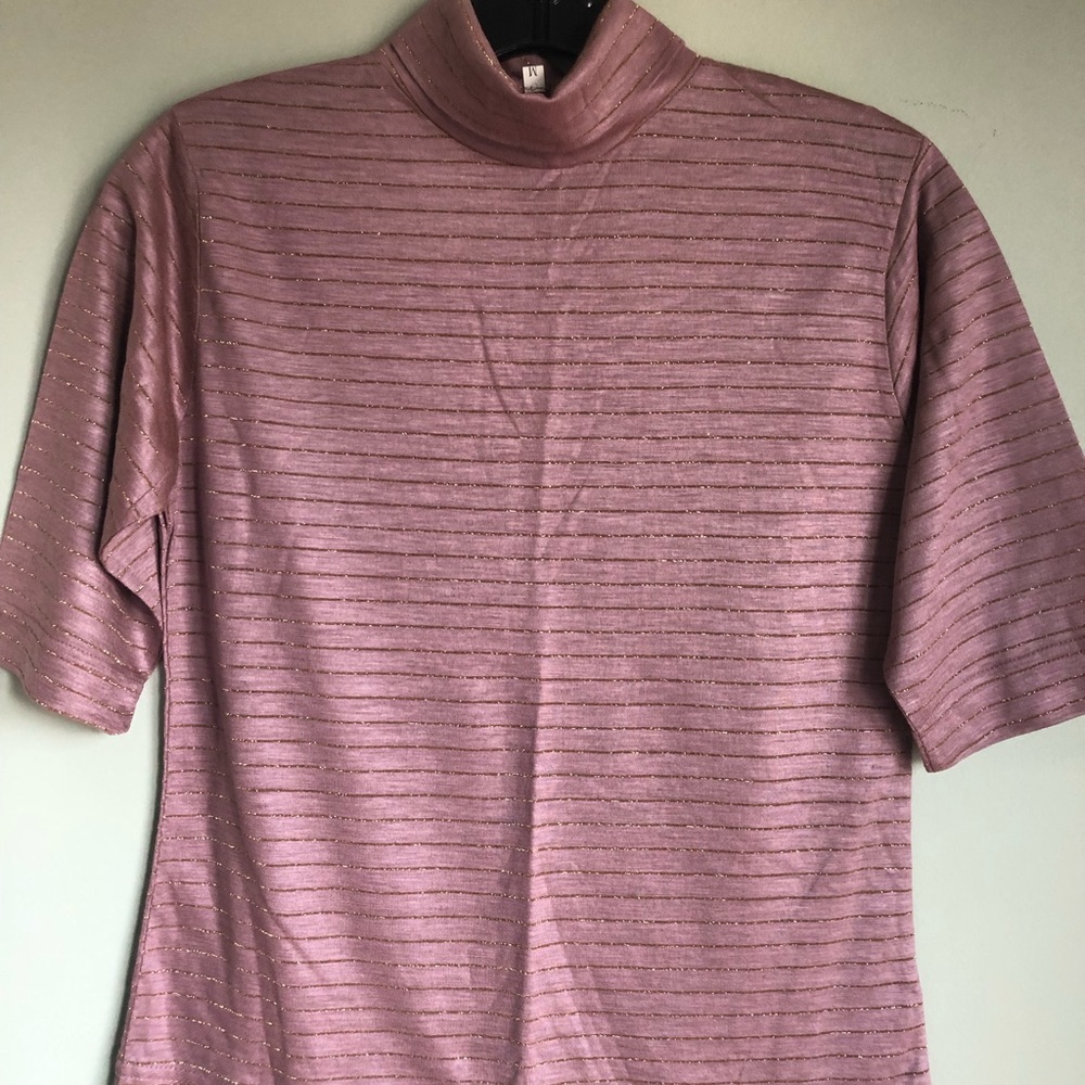 Women’s light turtle neck short sleeve pink shirt